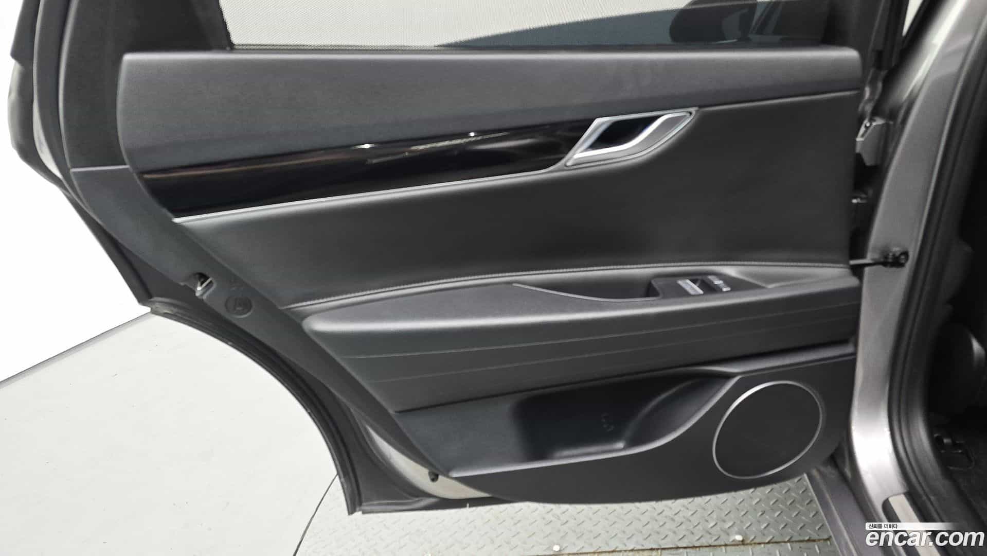 G80 Genesis 2021.11-INNER-035