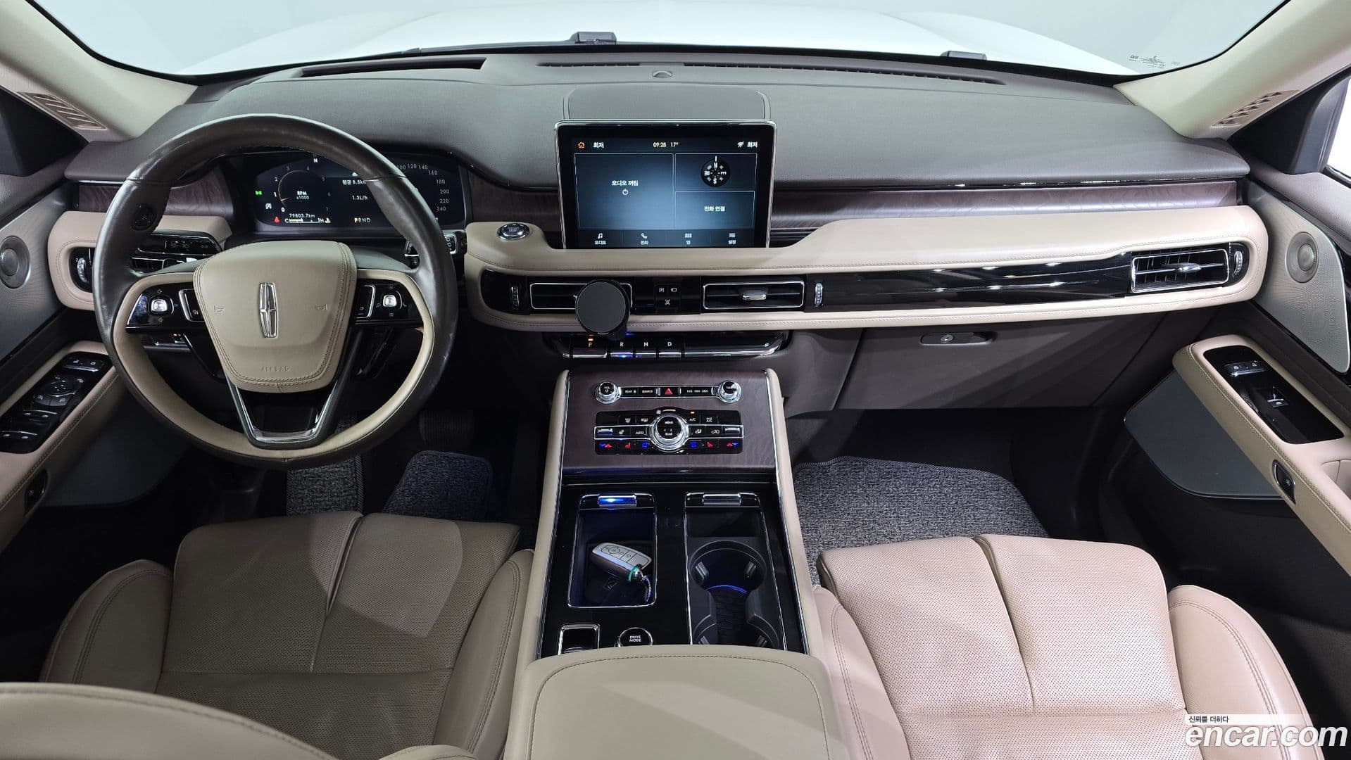 Main__Slider__Photo:Aviator Lincoln 2021.7-6
