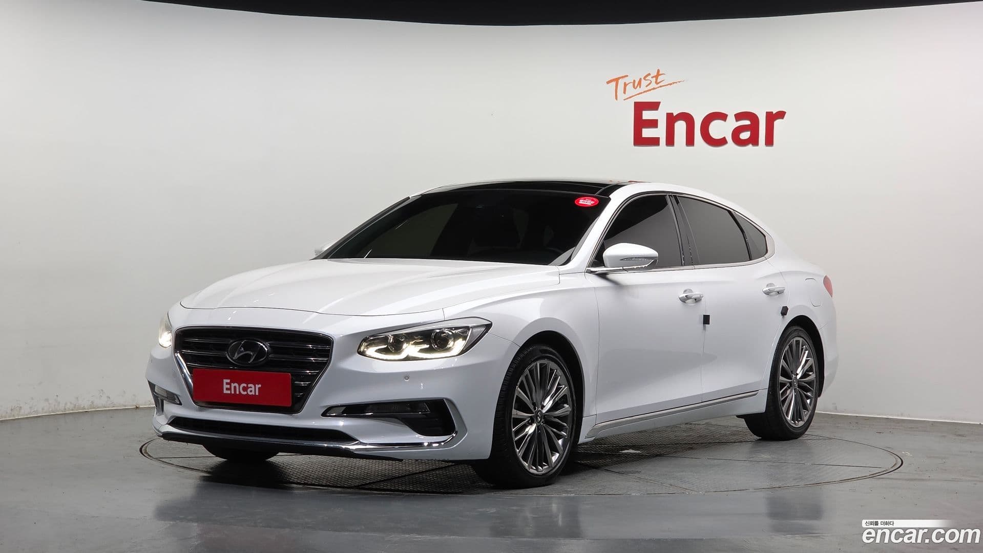 Main__Slider__Photo:Grandeur Hyundai 2017.1-0