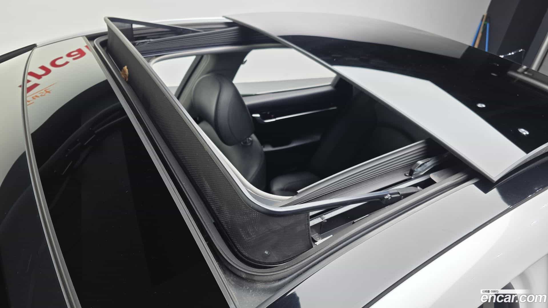 Grandeur Hyundai 2017.1-OPTION-022