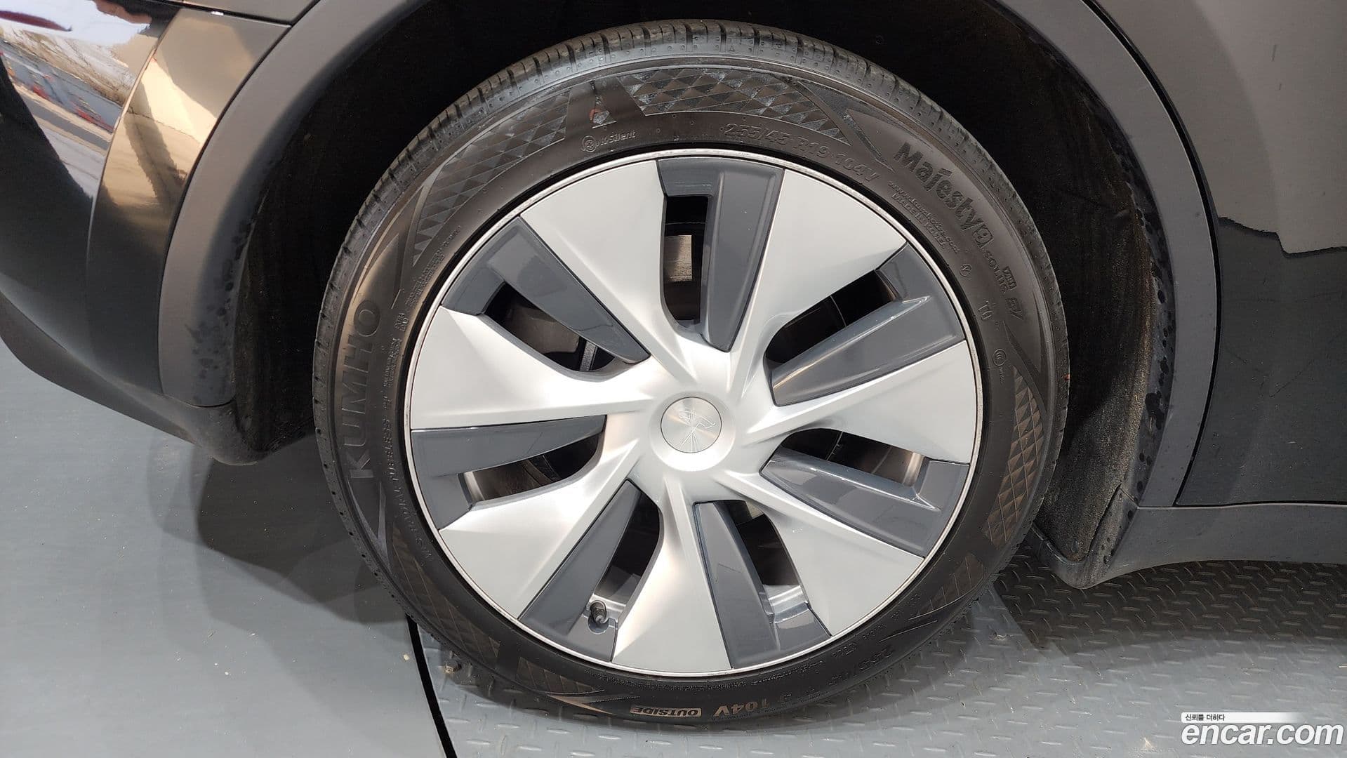 Main__Slider__Photo:Model Y Tesla 2023.10-4
