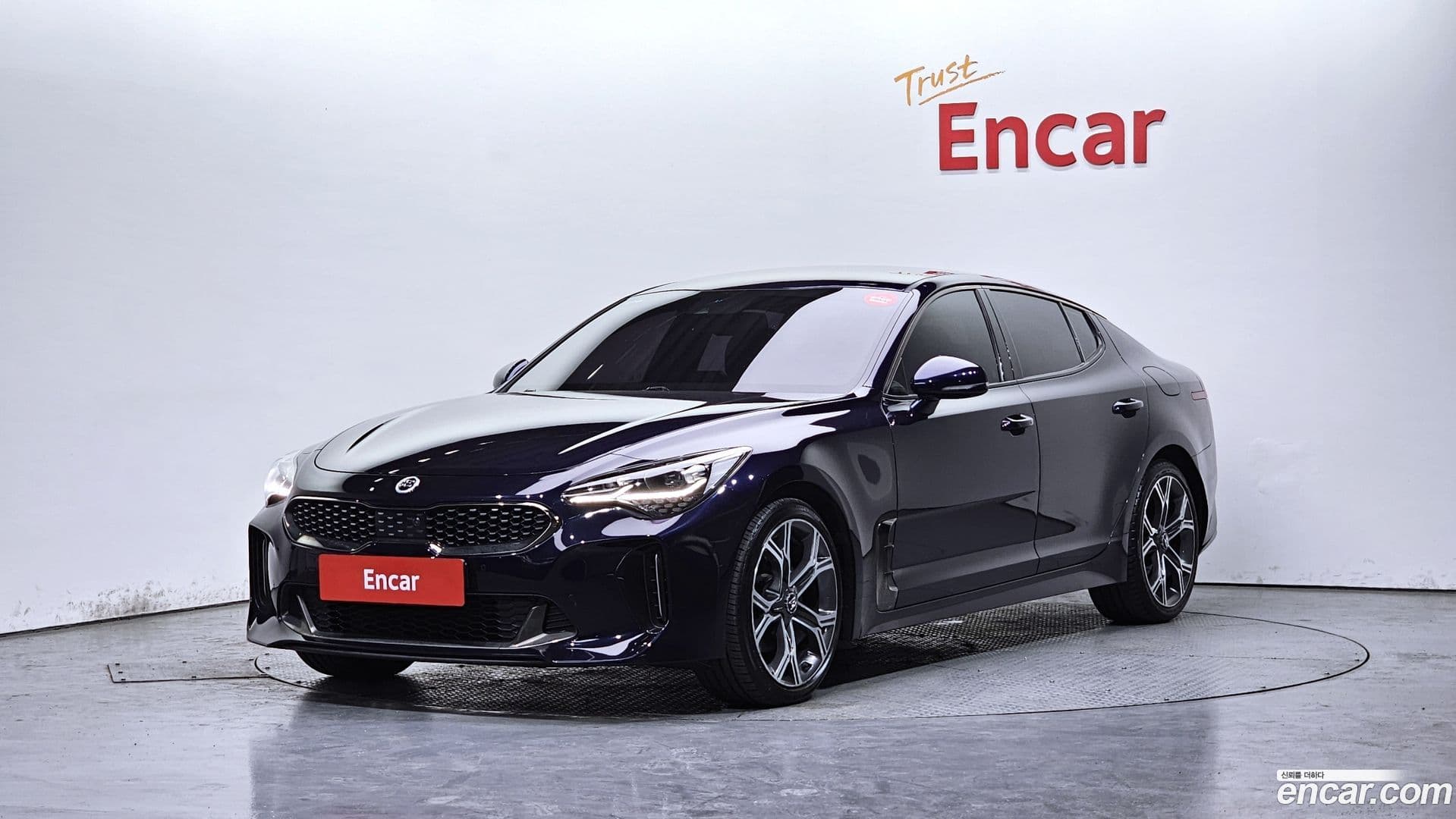 Main__Slider__Photo:Stinger Kia 2017.10-0