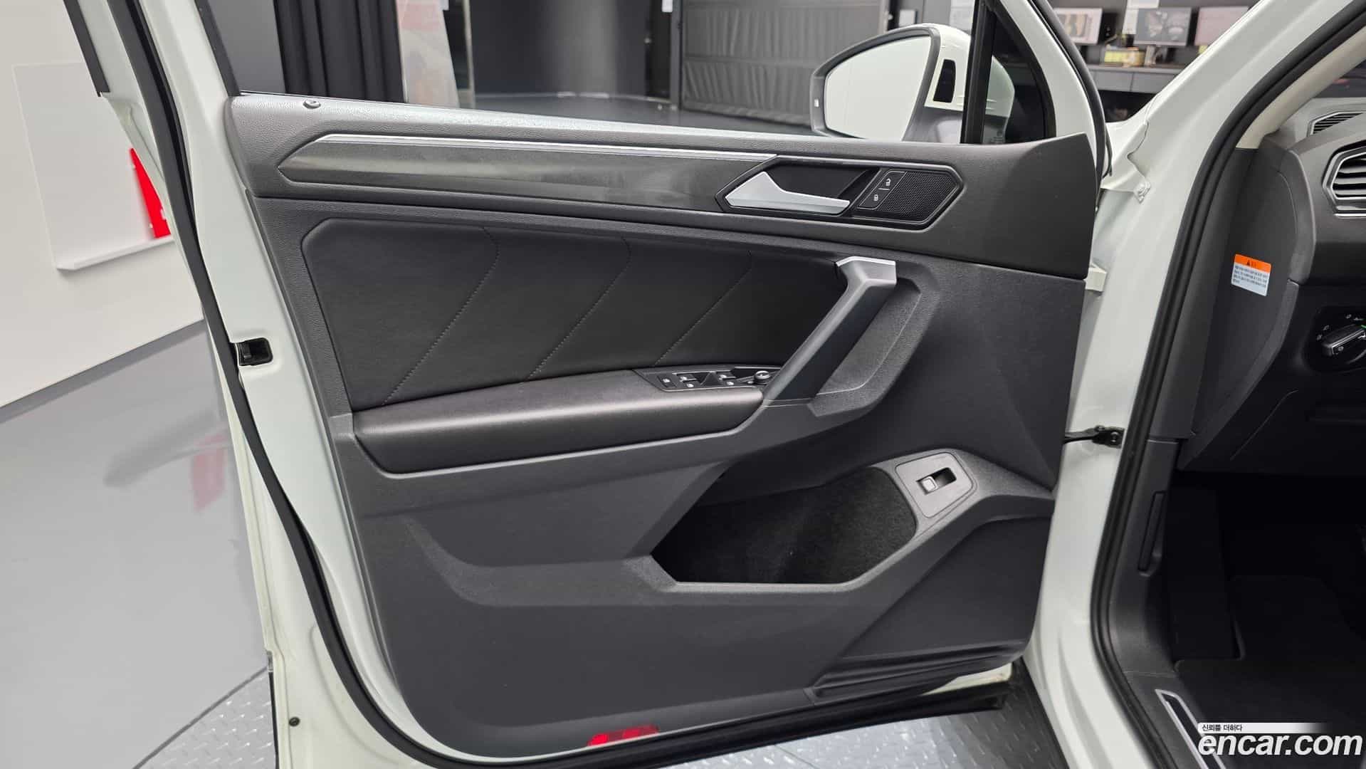 Tiguan Volkswagen 2020.1-INNER-034