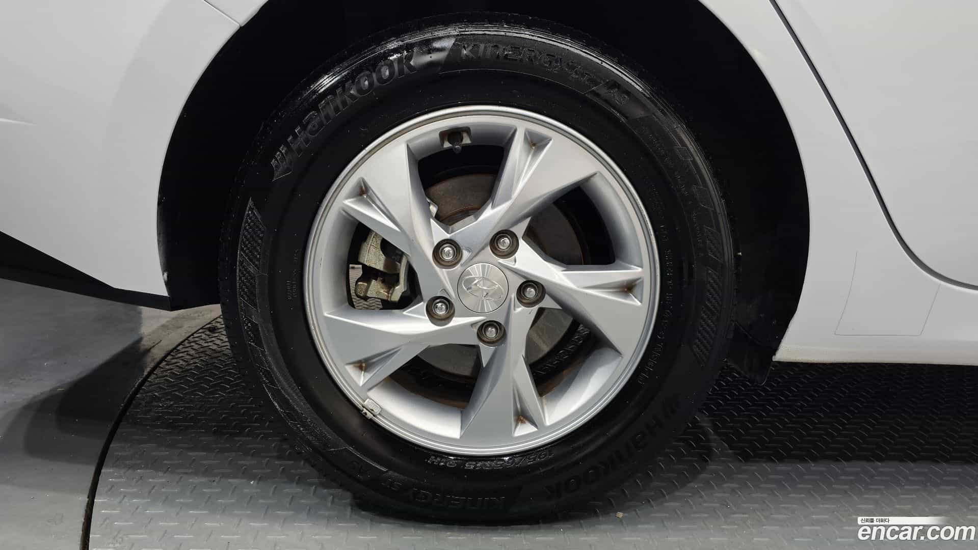 AVANTE Hyundai 2021.0-OUTER-005