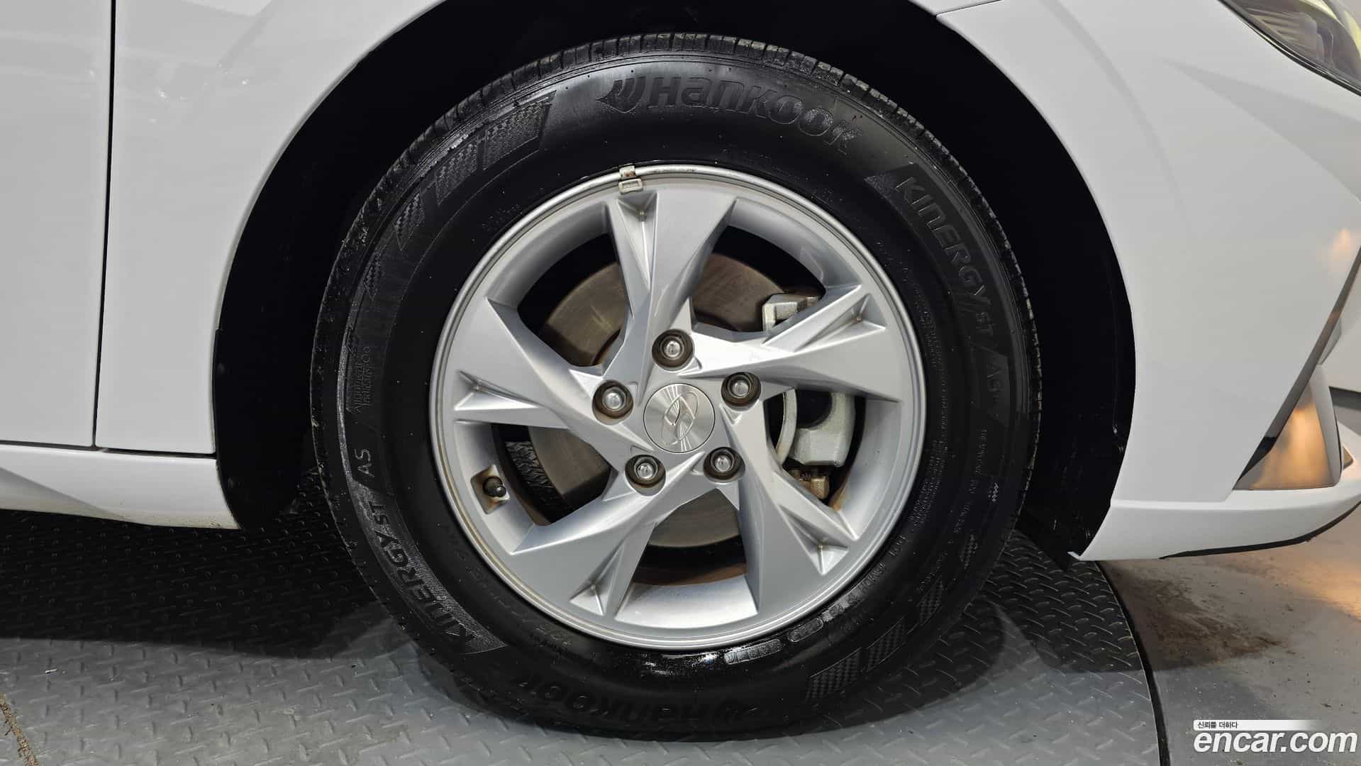 AVANTE Hyundai 2021.0-OUTER-031