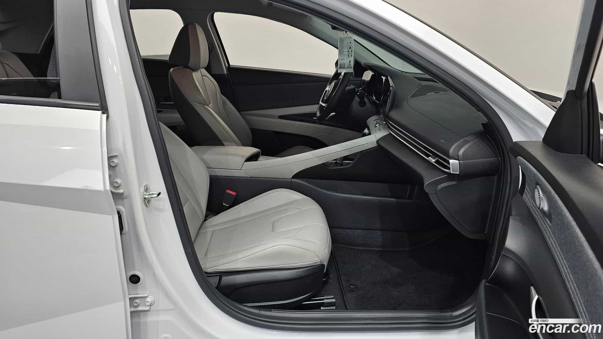 AVANTE Hyundai 2021.0-INNER-036