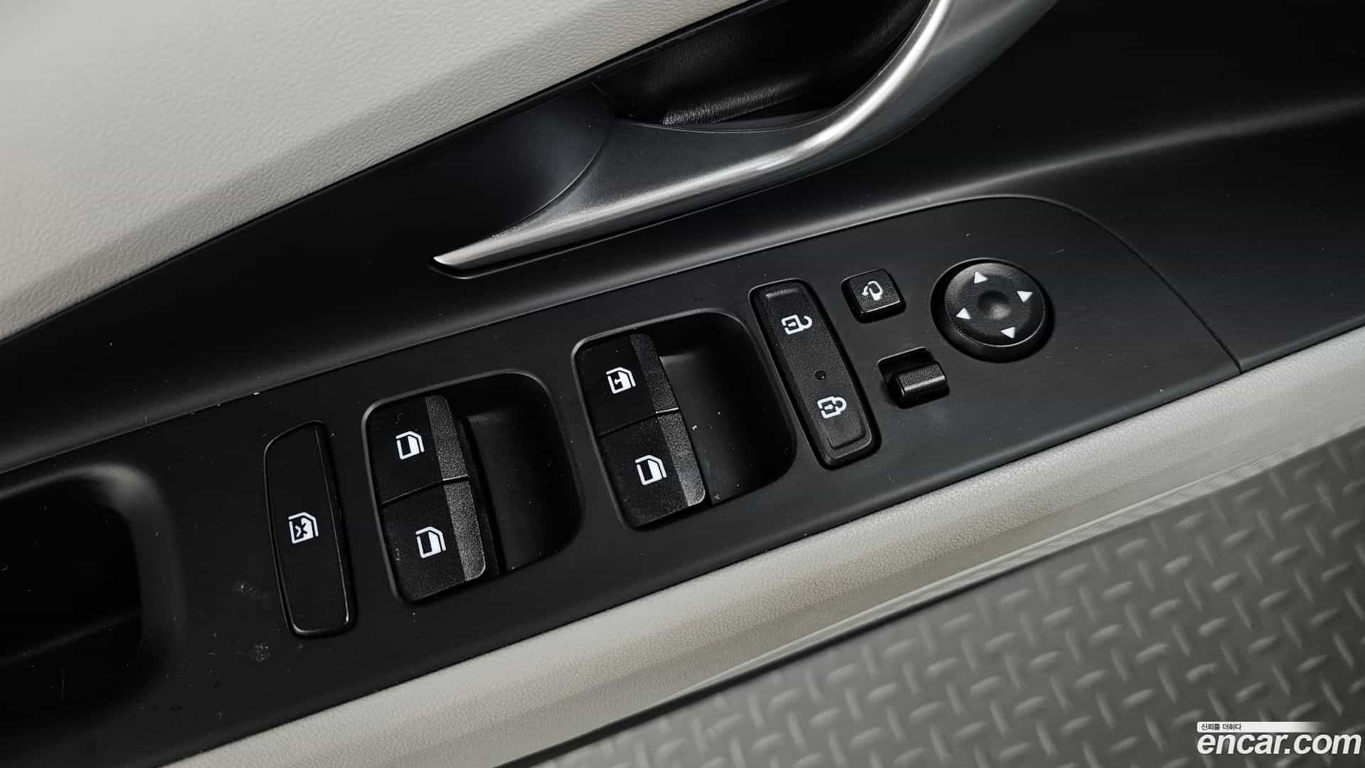 AVANTE Hyundai 2021.0-OPTION-041