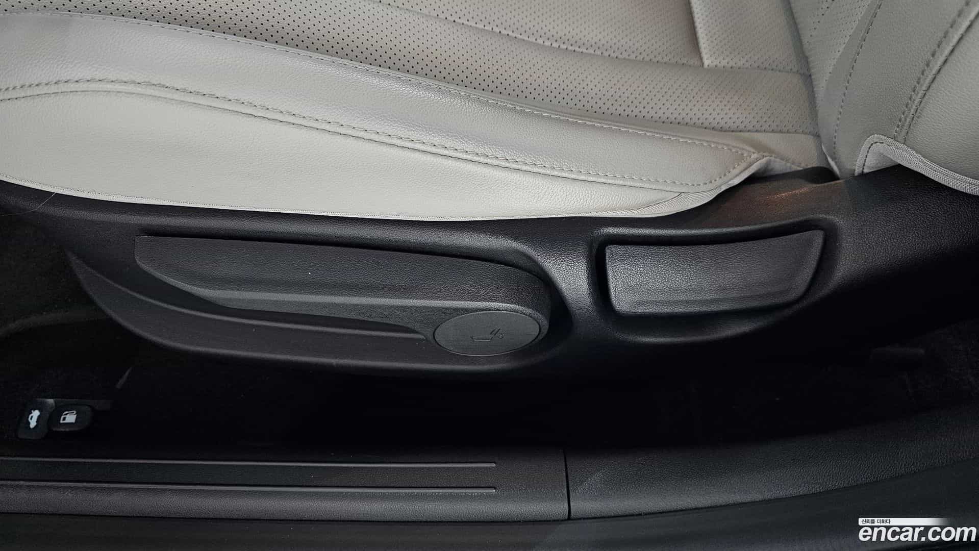 AVANTE Hyundai 2021.0-OPTION-043