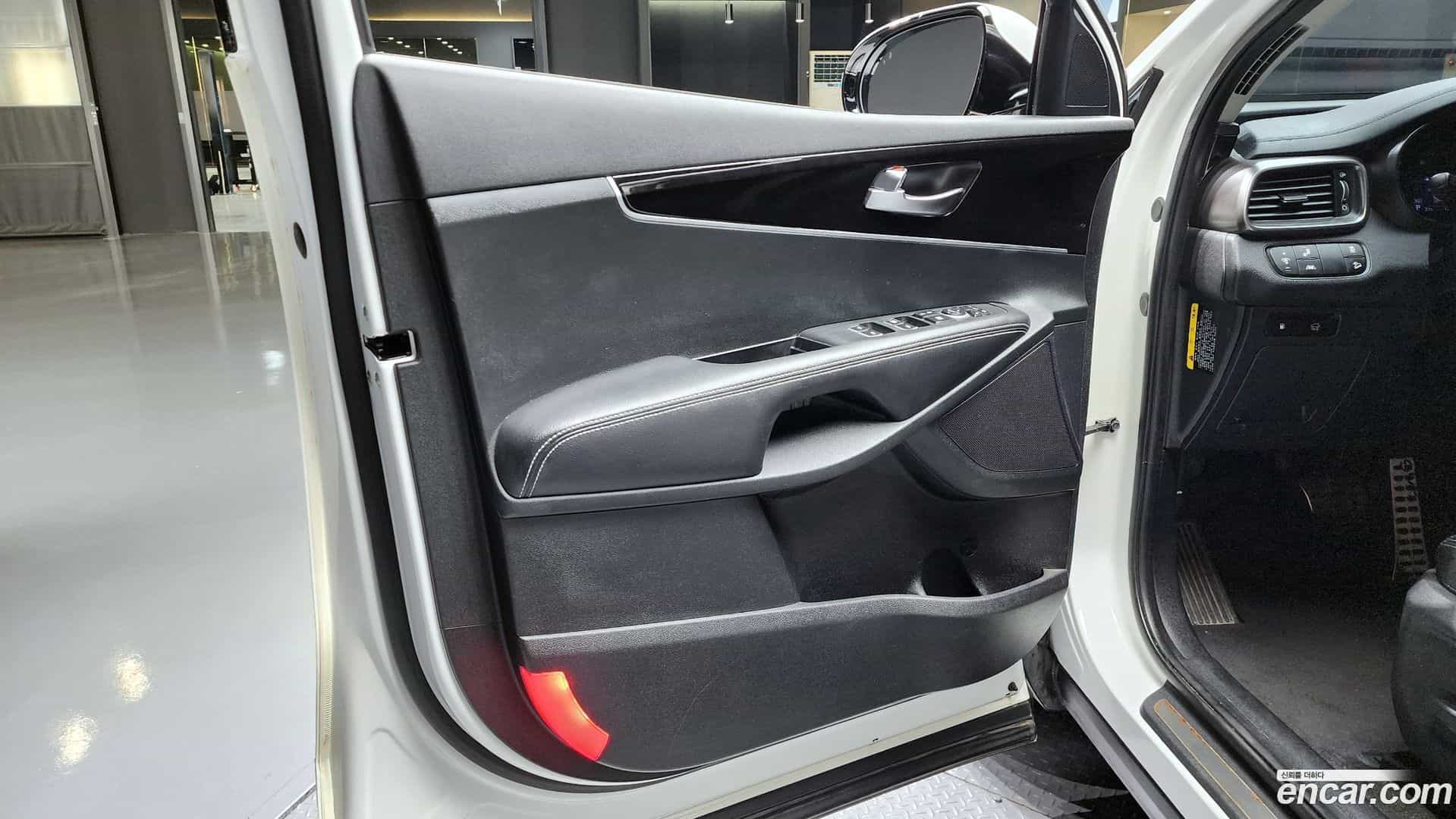 Sorento Kia 2019.3-INNER-034