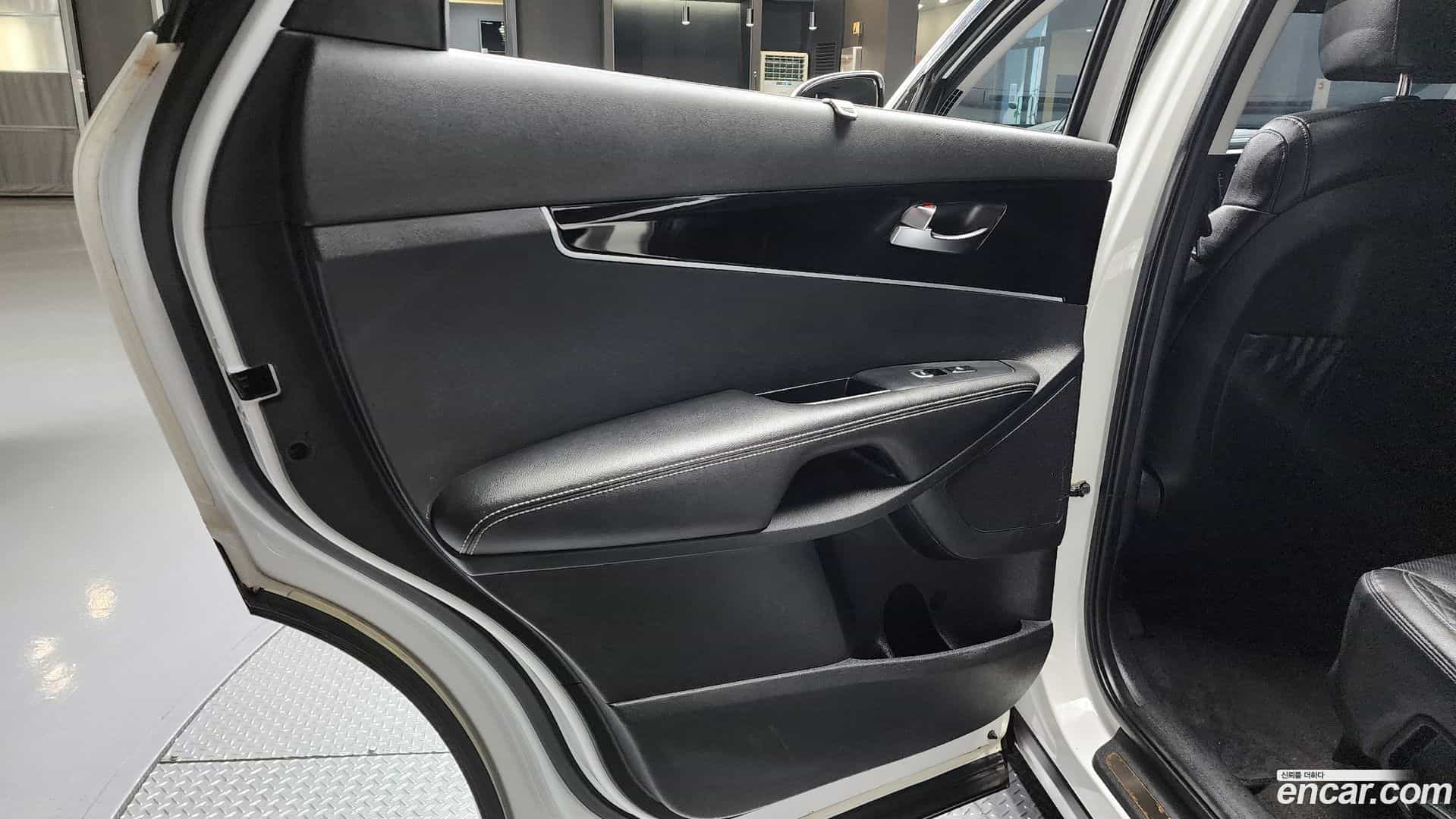 Sorento Kia 2019.3-INNER-035