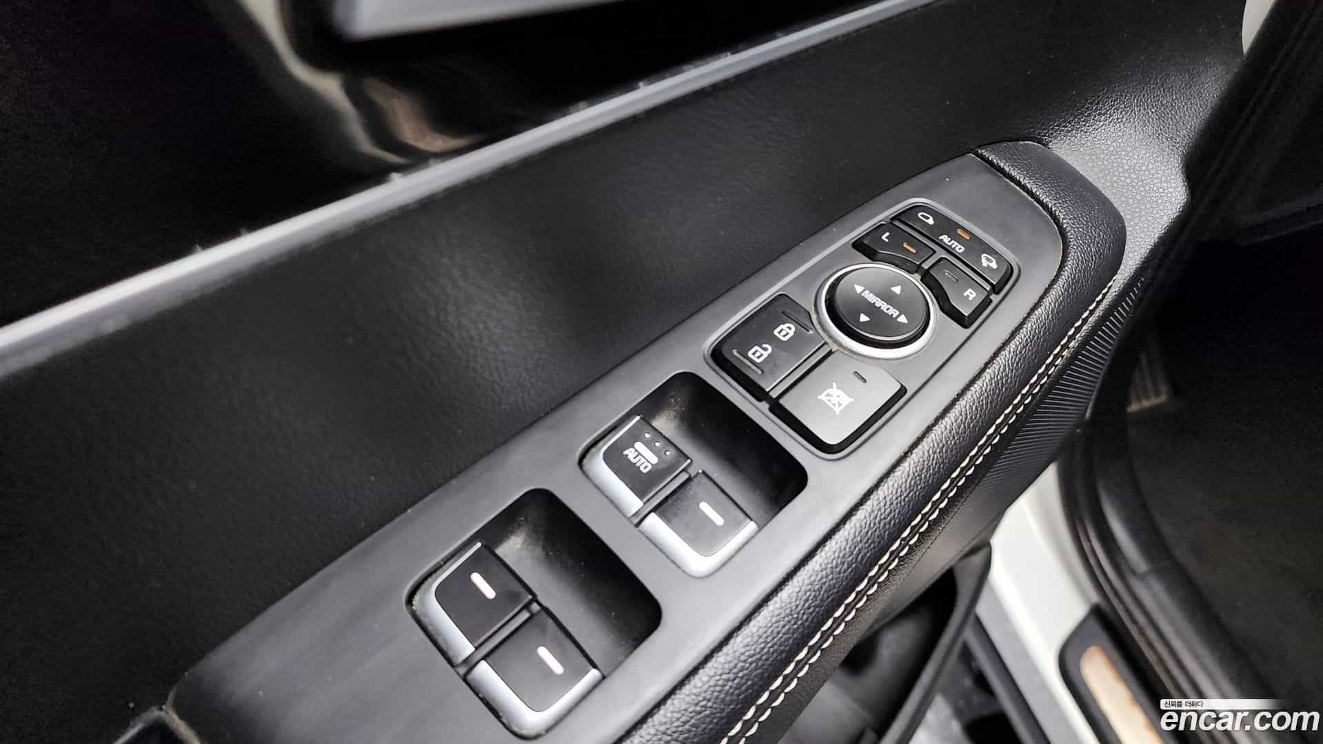 Sorento Kia 2019.3-OPTION-043