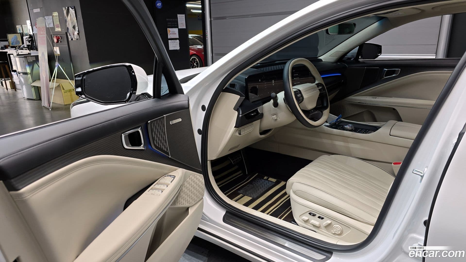 Main__Slider__Photo:K8 Kia 2025.5-9