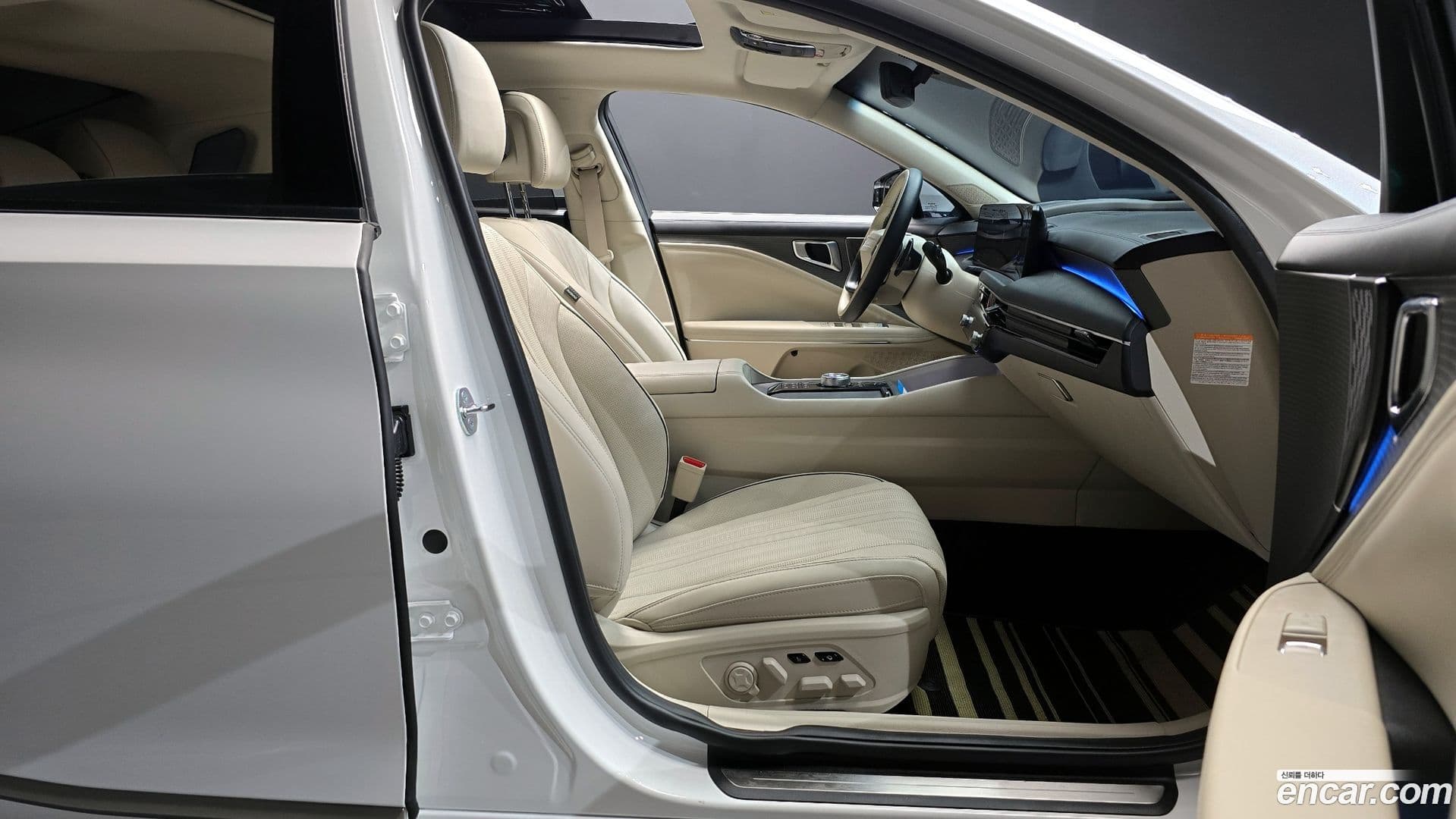 Main__Slider__Photo:K8 Kia 2025.5-11