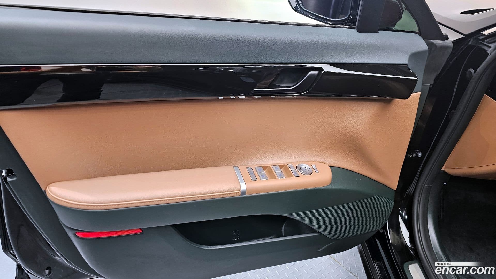 Main__Slider__Photo:Grandeur Hyundai 2024.2-23