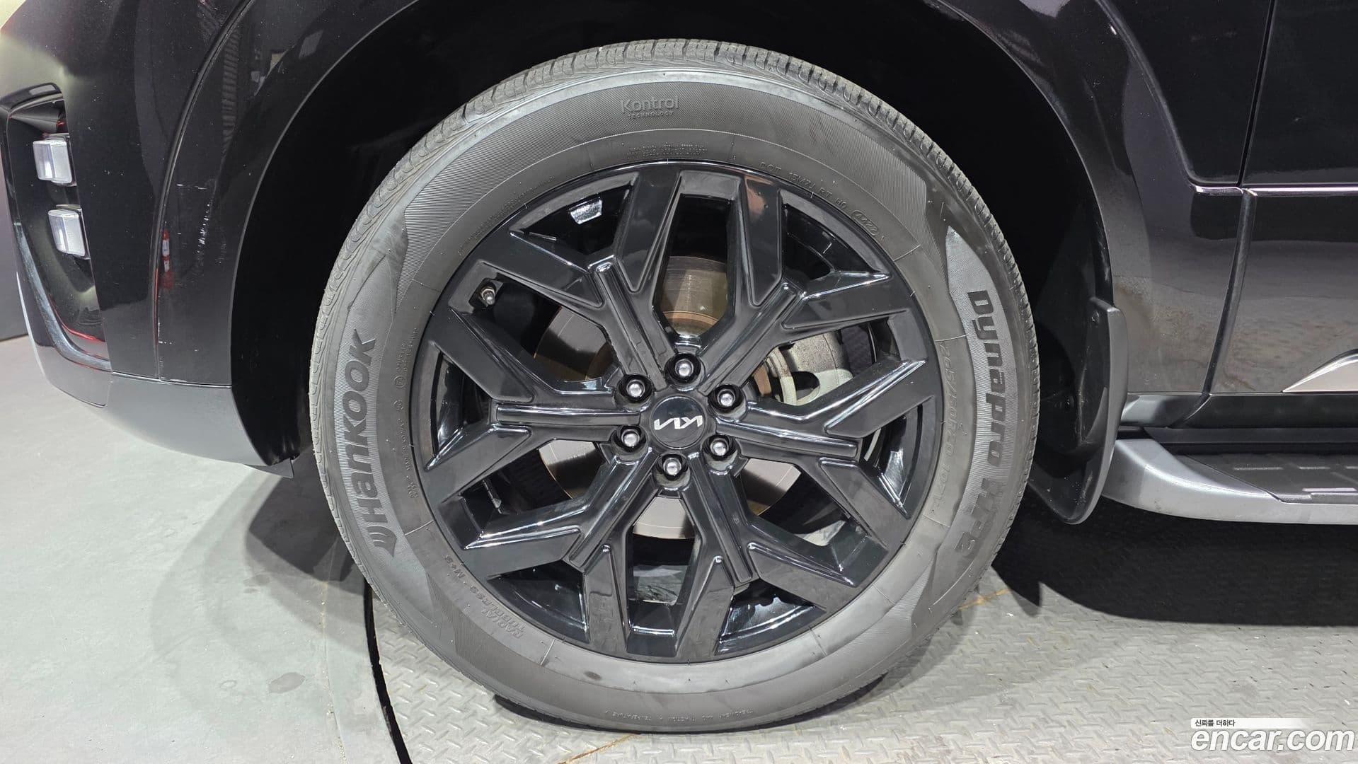 Main__Slider__Photo:Mohave Kia 2023.2-4