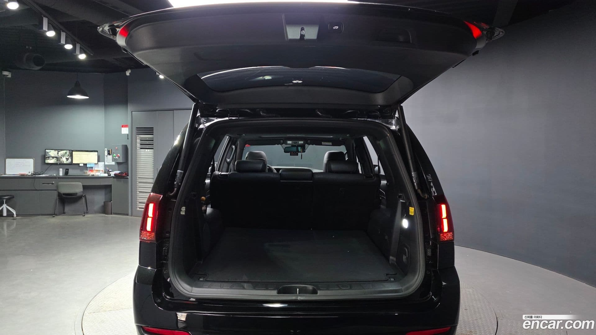 Main__Slider__Photo:Mohave Kia 2023.2-19