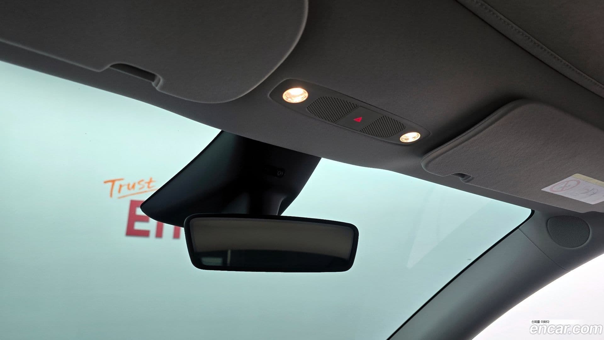Main__Slider__Photo:Model Y Tesla 2025.1-33