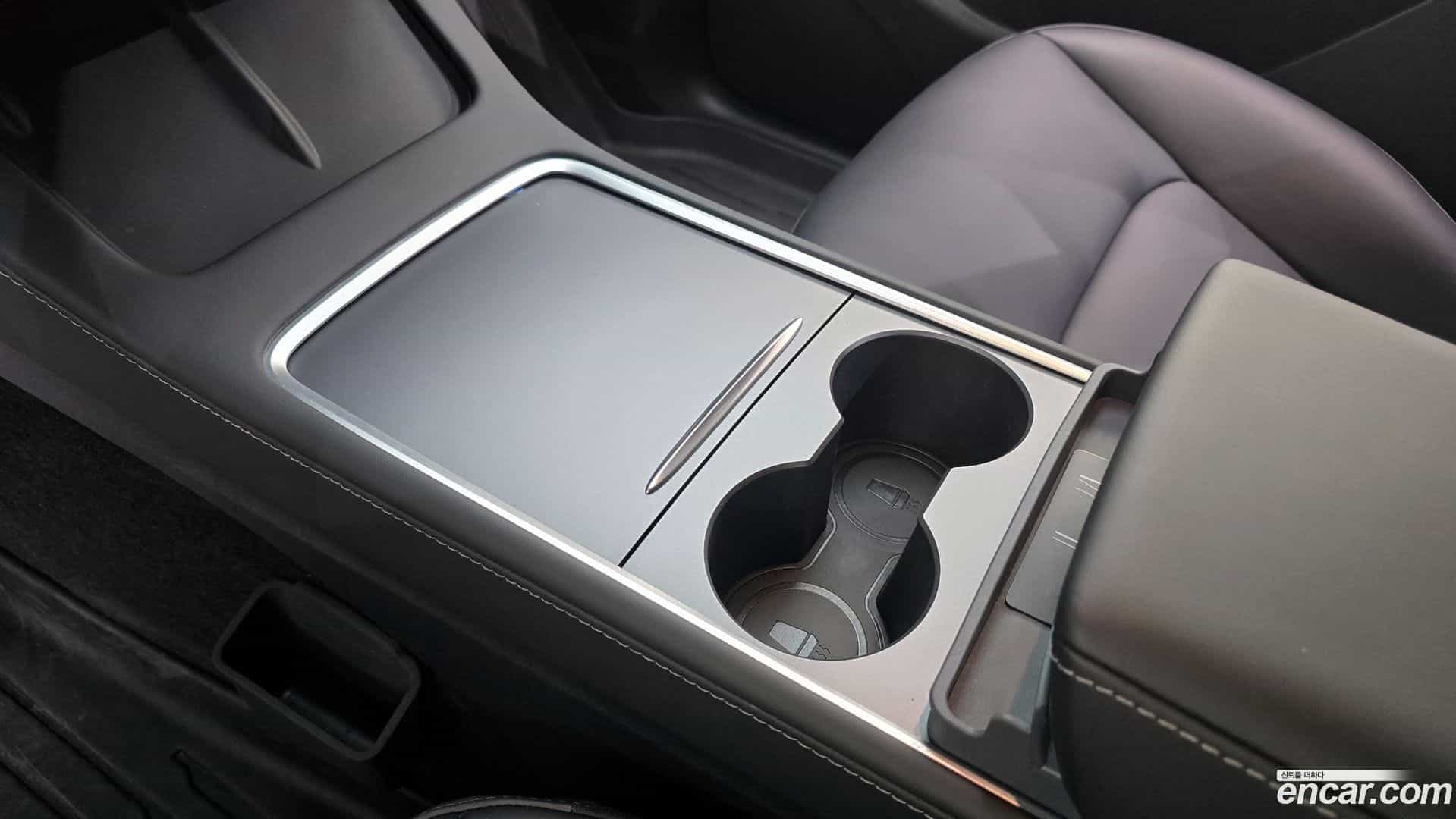 Model Y Tesla 2025.1-OPTION-049