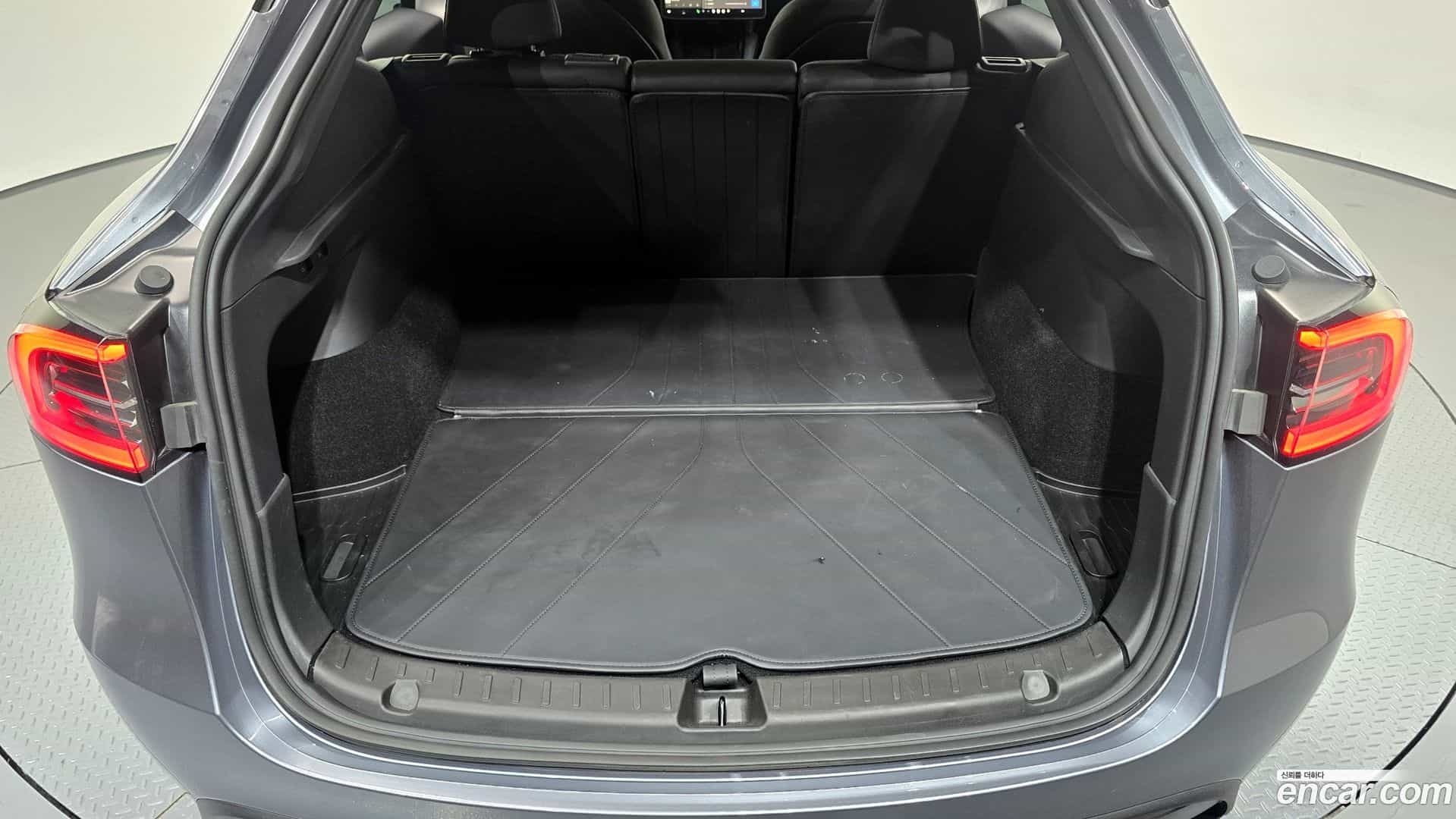 Model Y Tesla 2025.1-OPTION-052