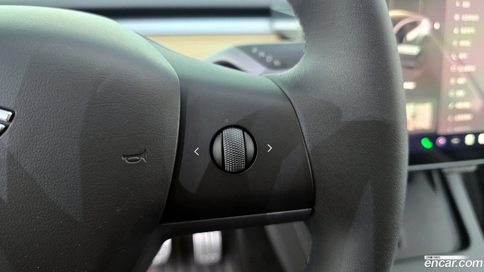 Main__Slider__Photo:Model Y Tesla 2025.1-39