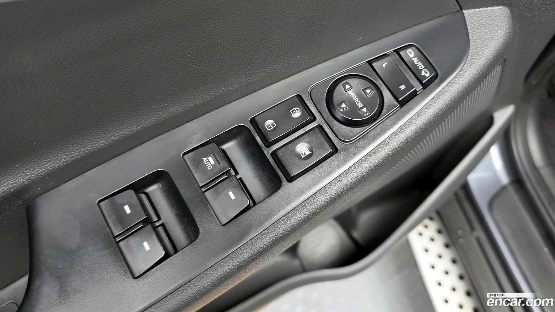 Tucson Hyundai 2017.3-OPTION-044