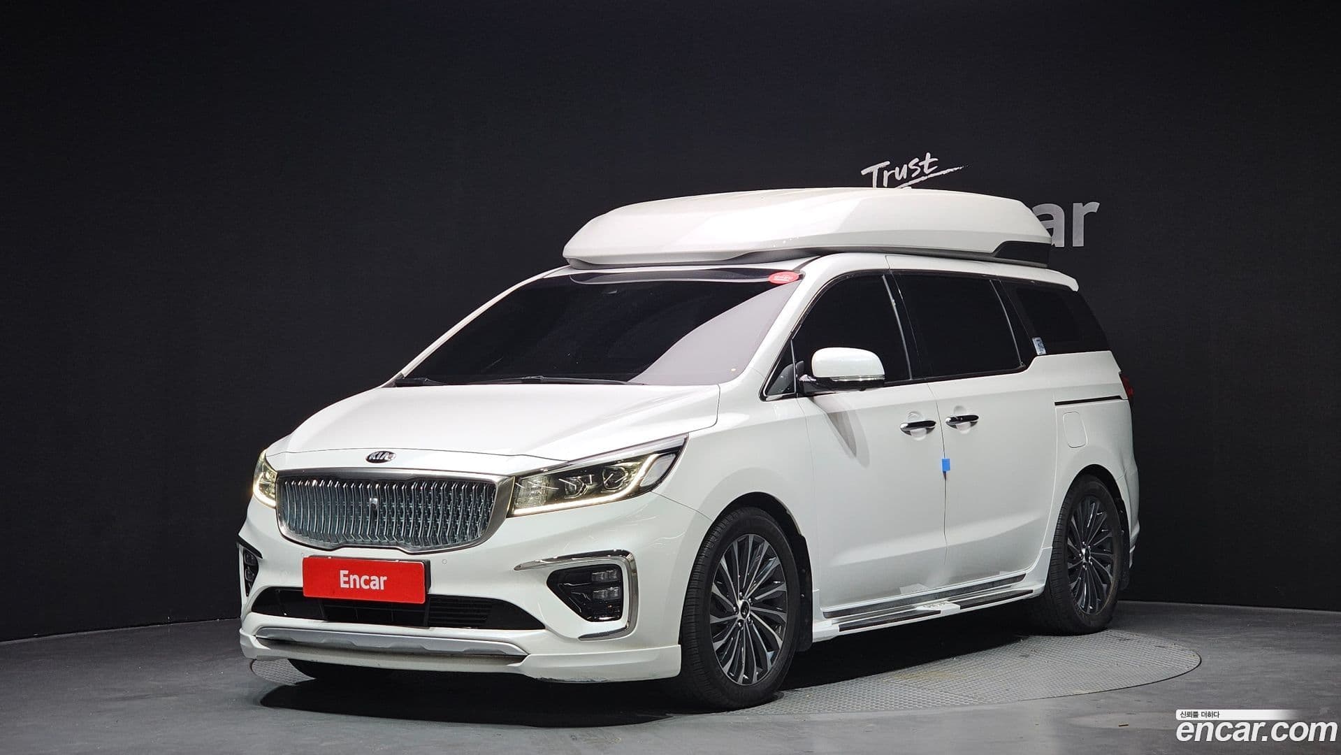 Main__Slider__Photo:Canival Kia 2018.8-0