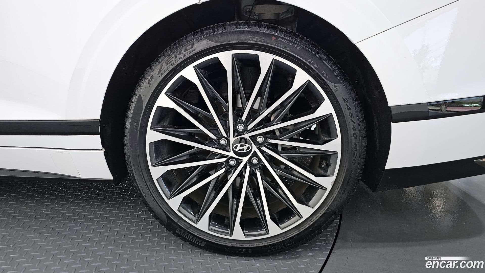Main__Slider__Photo:Grandeur Hyundai 2024.3-20