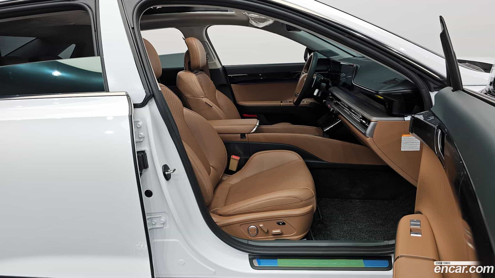 Grandeur Hyundai 2024.3-INNER-036