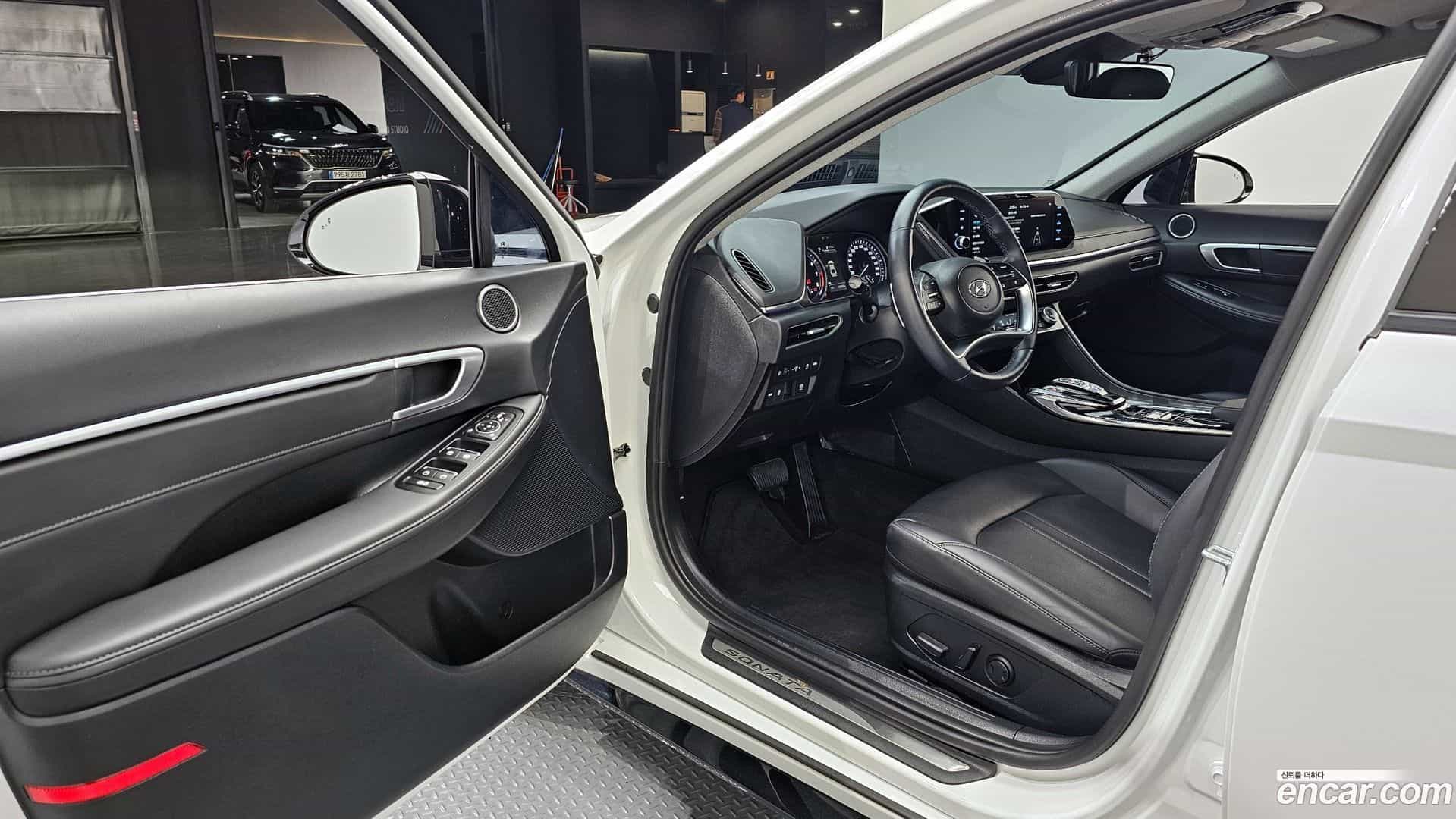 Sonata Hyundai 2022.1-INNER-010