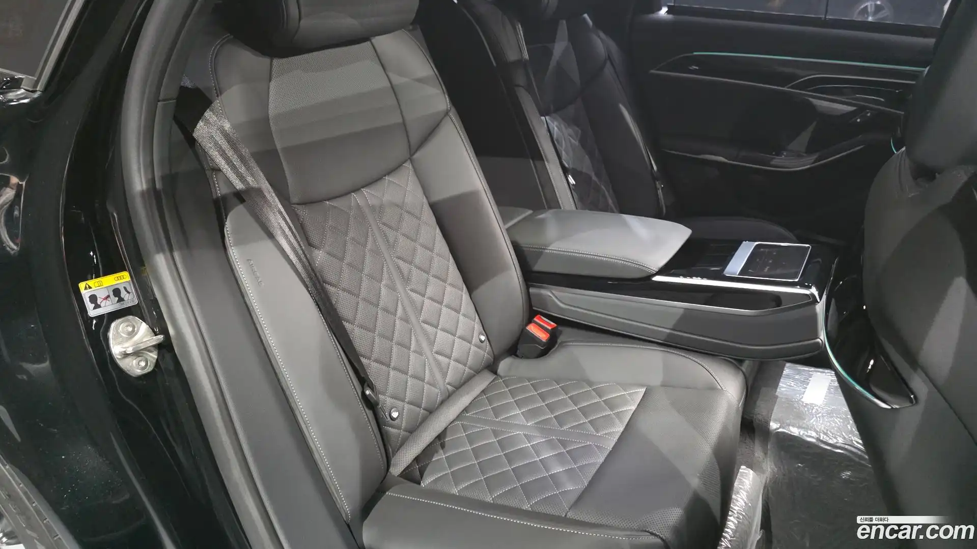 A8 Audi 2023.11-OPTION-015