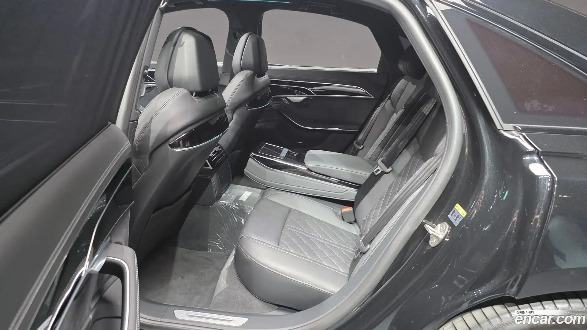 A8 Audi 2023.11-OPTION-016