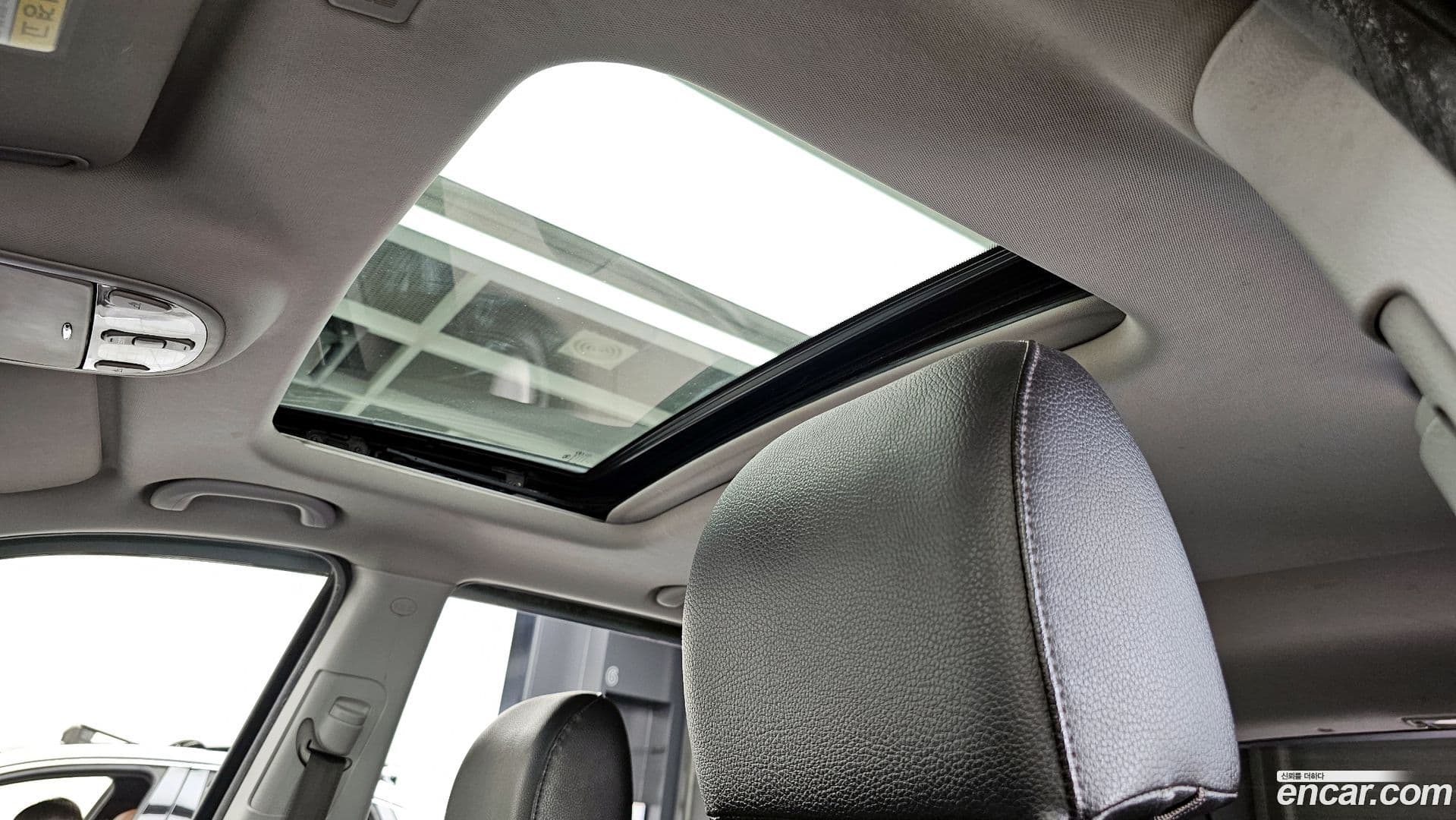 Main__Slider__Photo:Santafe Hyundai 2011.9-18