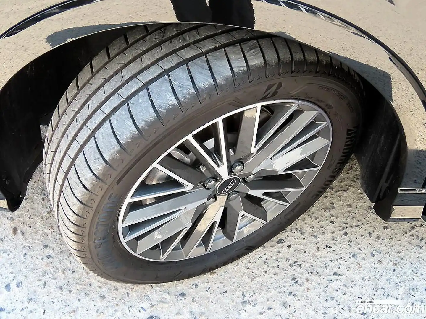 Q3 Audi 2025.2-OUTER-005
