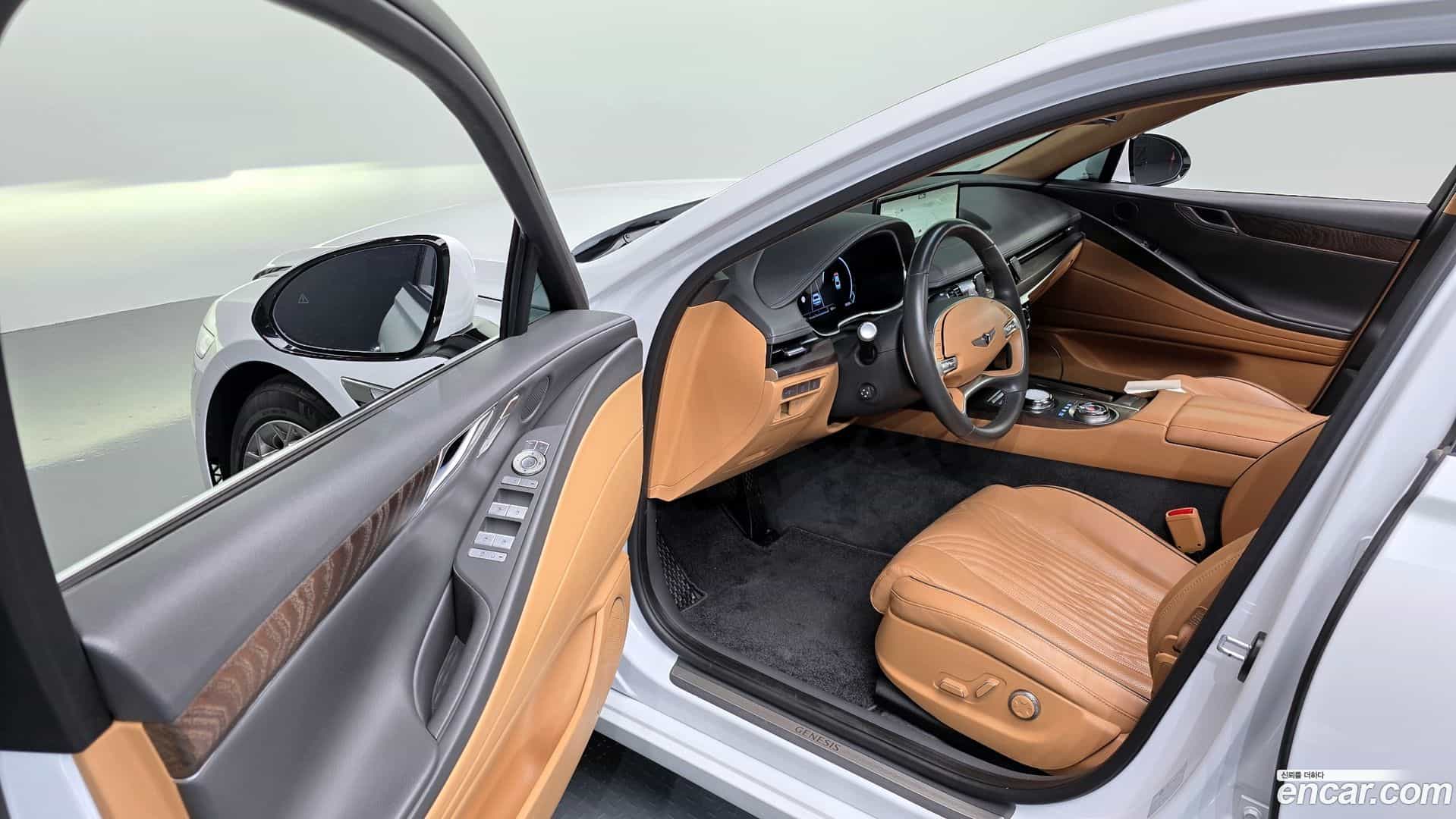 G80 Genesis 2023.1-INNER-010