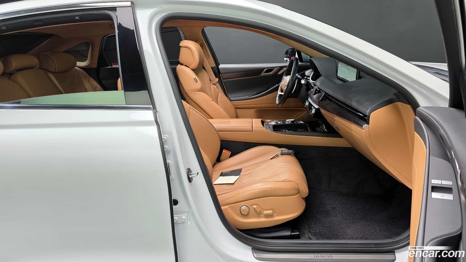 G80 Genesis 2023.1-INNER-036