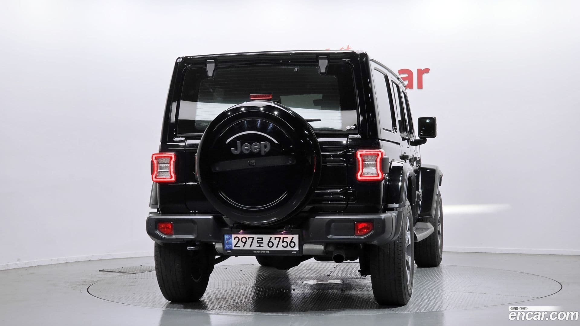 Main__Slider__Photo:Wrangler Jeep 2022.9-3