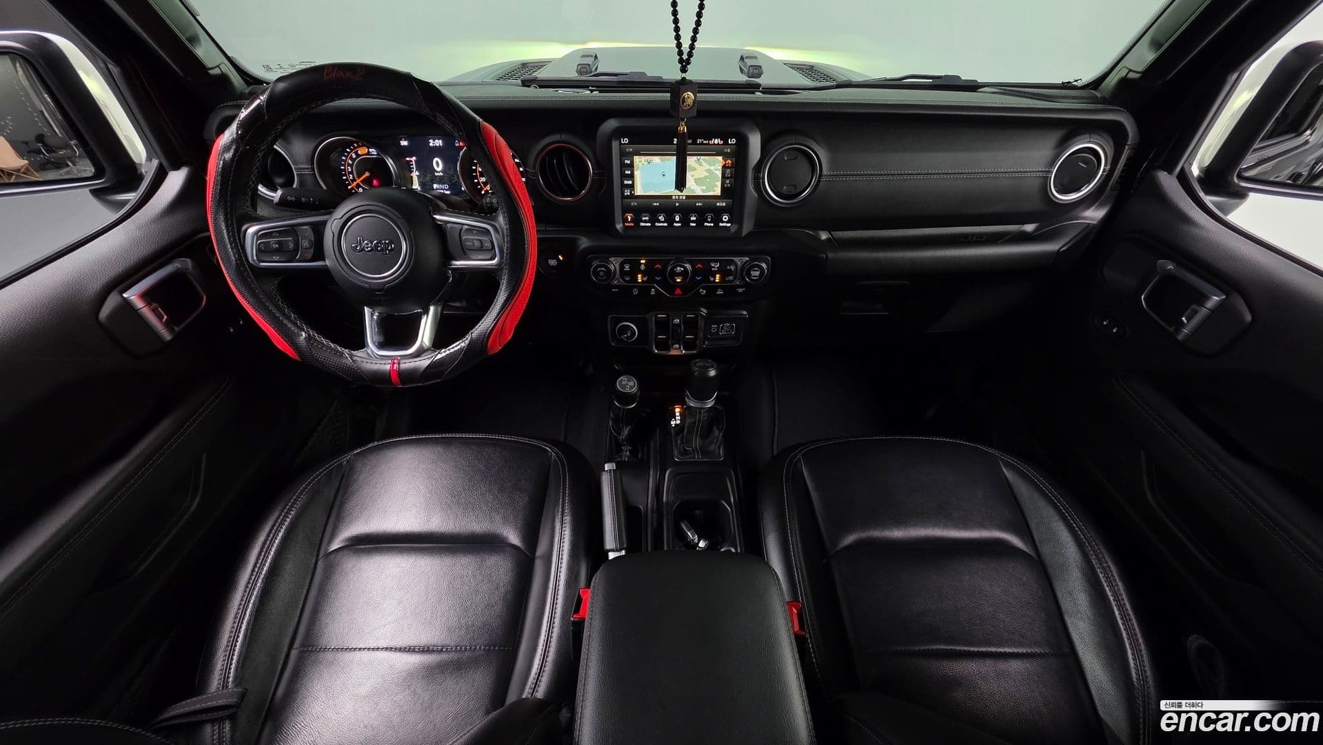 Main__Slider__Photo:Wrangler Jeep 2022.9-6