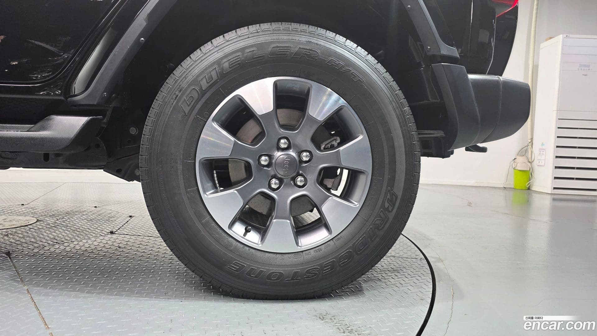 Main__Slider__Photo:Wrangler Jeep 2022.9-20