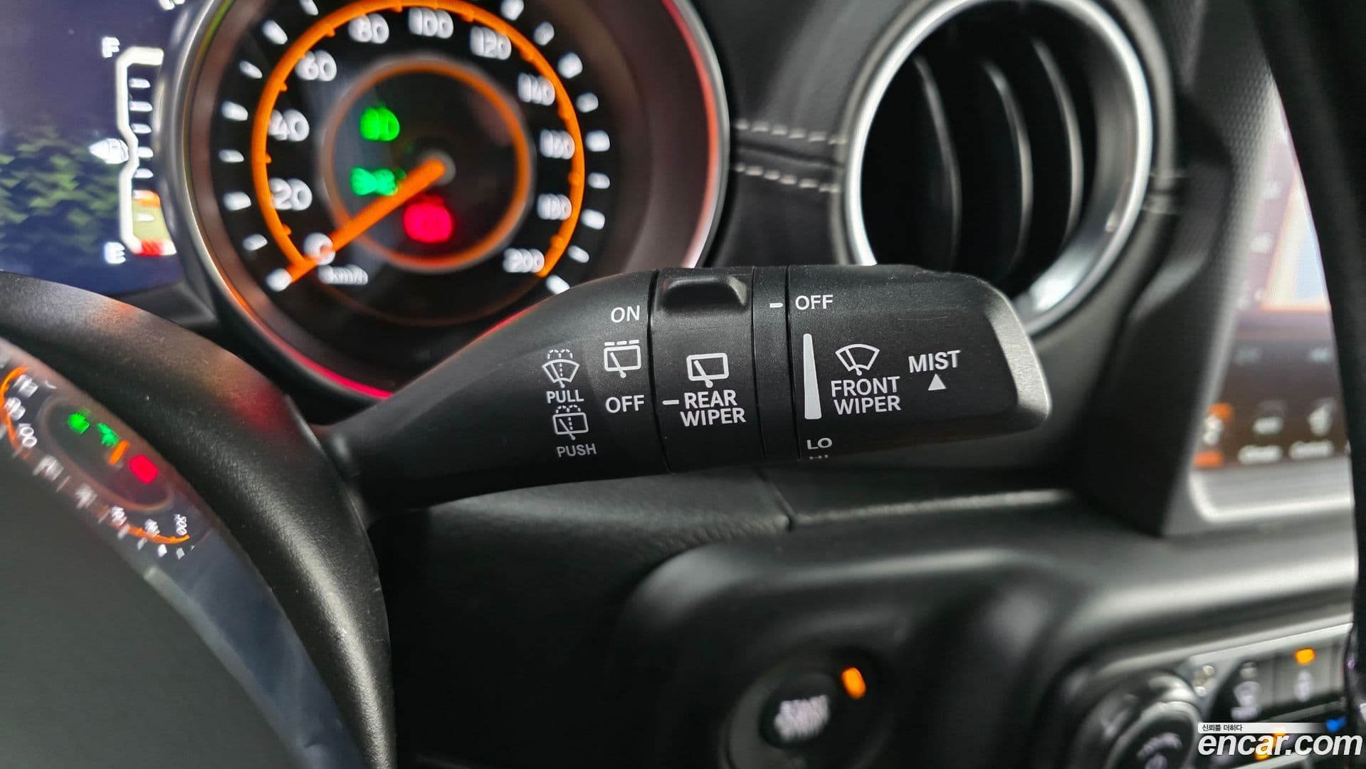 Main__Slider__Photo:Wrangler Jeep 2022.9-26