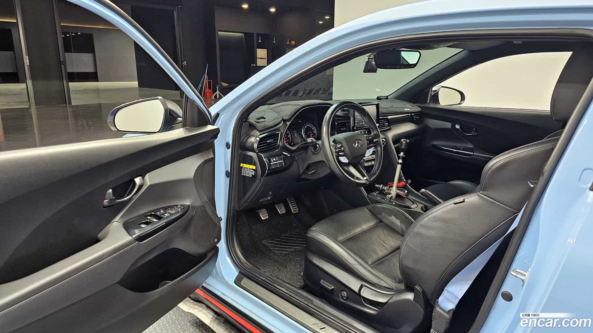 Veloster Hyundai 2018.9-INNER-010