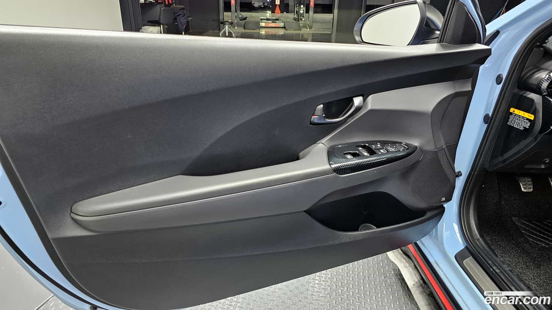 Veloster Hyundai 2018.9-INNER-034