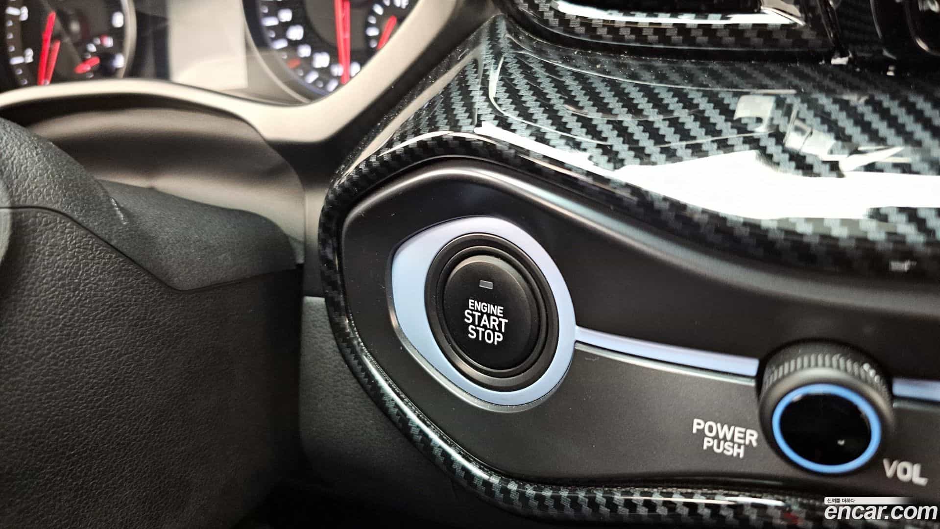 Veloster Hyundai 2018.9-OPTION-040