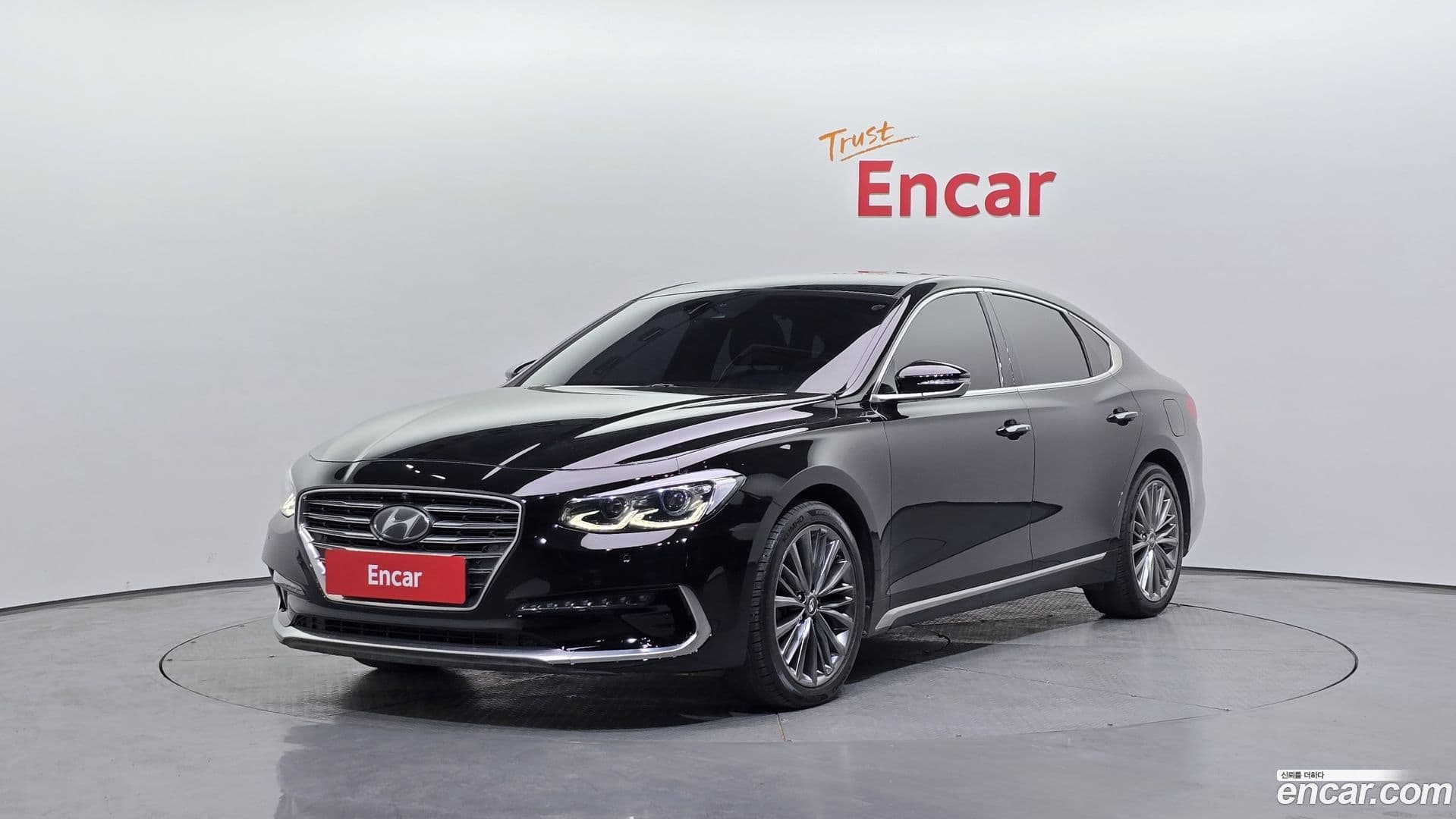 Main__Slider__Photo:Grandeur Hyundai 2019.3-0