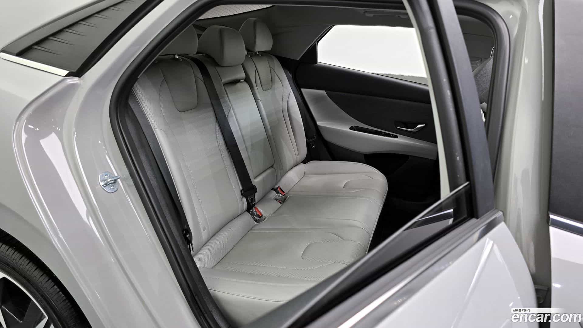 AVANTE Hyundai 2023.2-OPTION-016