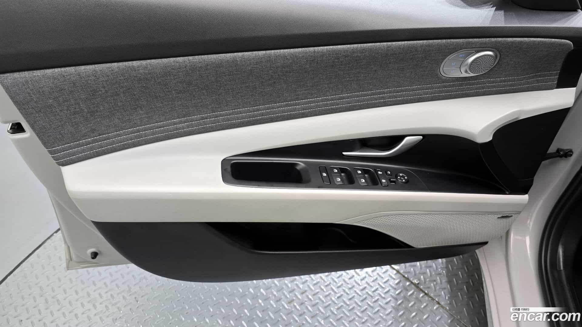 AVANTE Hyundai 2023.2-OPTION-023