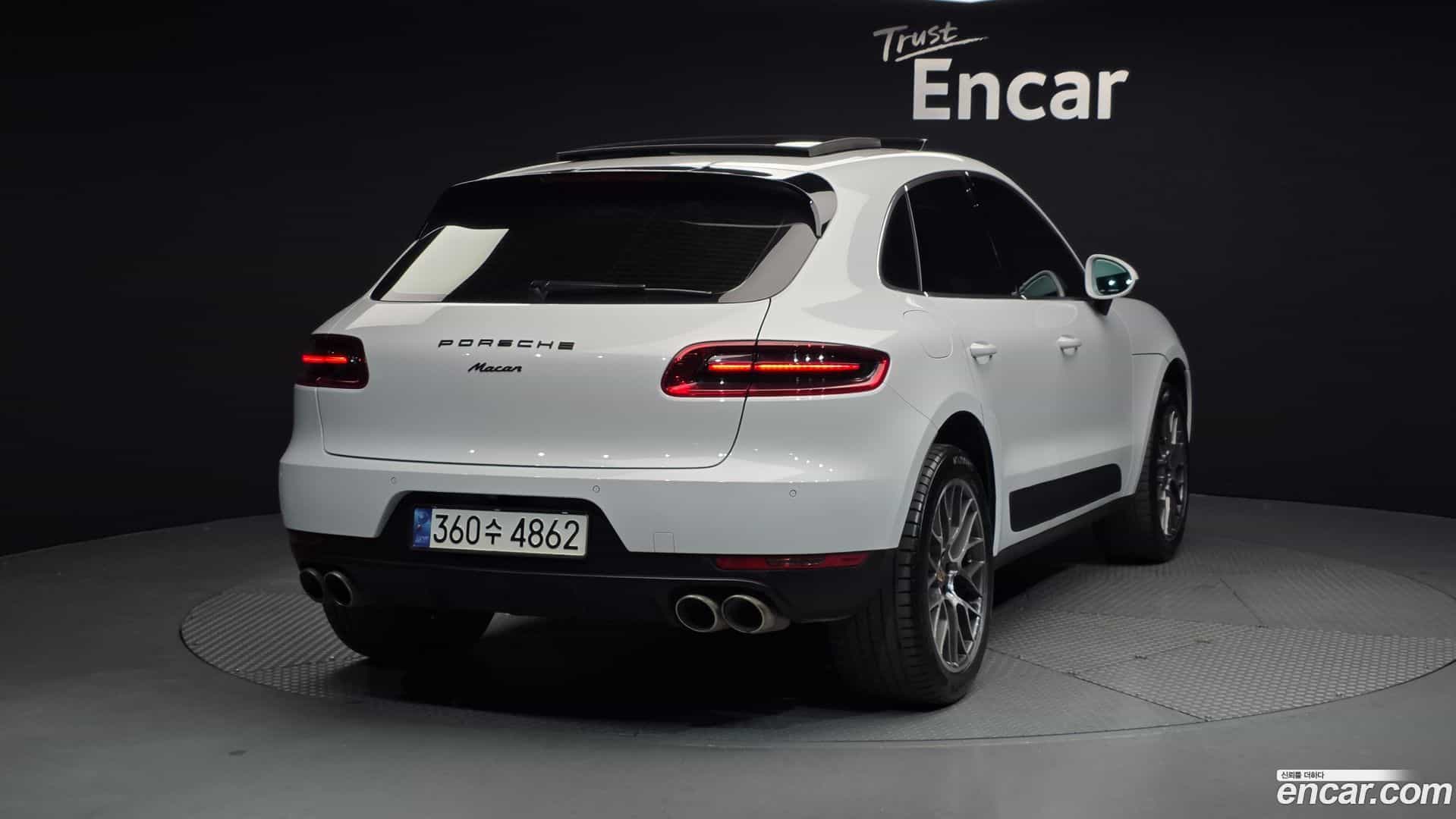 Macan Porsche 2016.4-OUTER-002