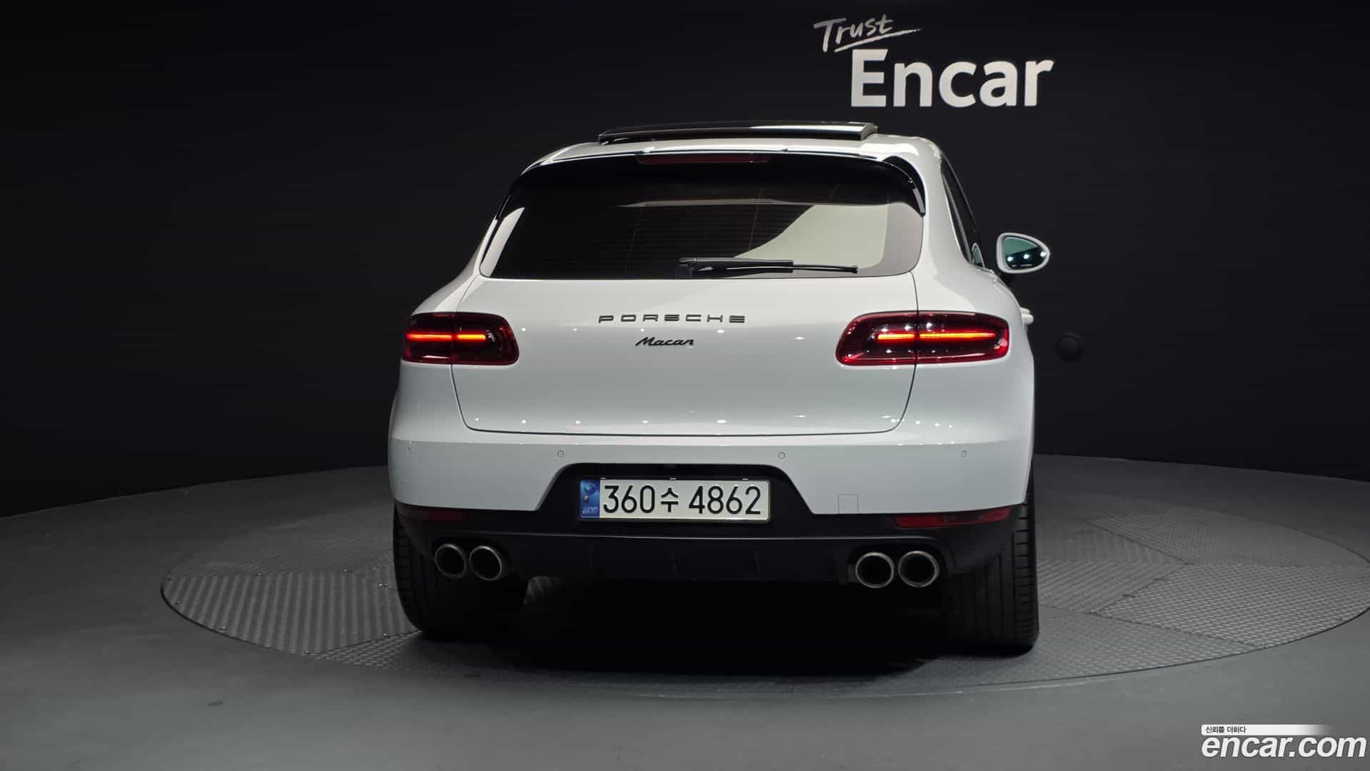 Macan Porsche 2016.4-OUTER-004