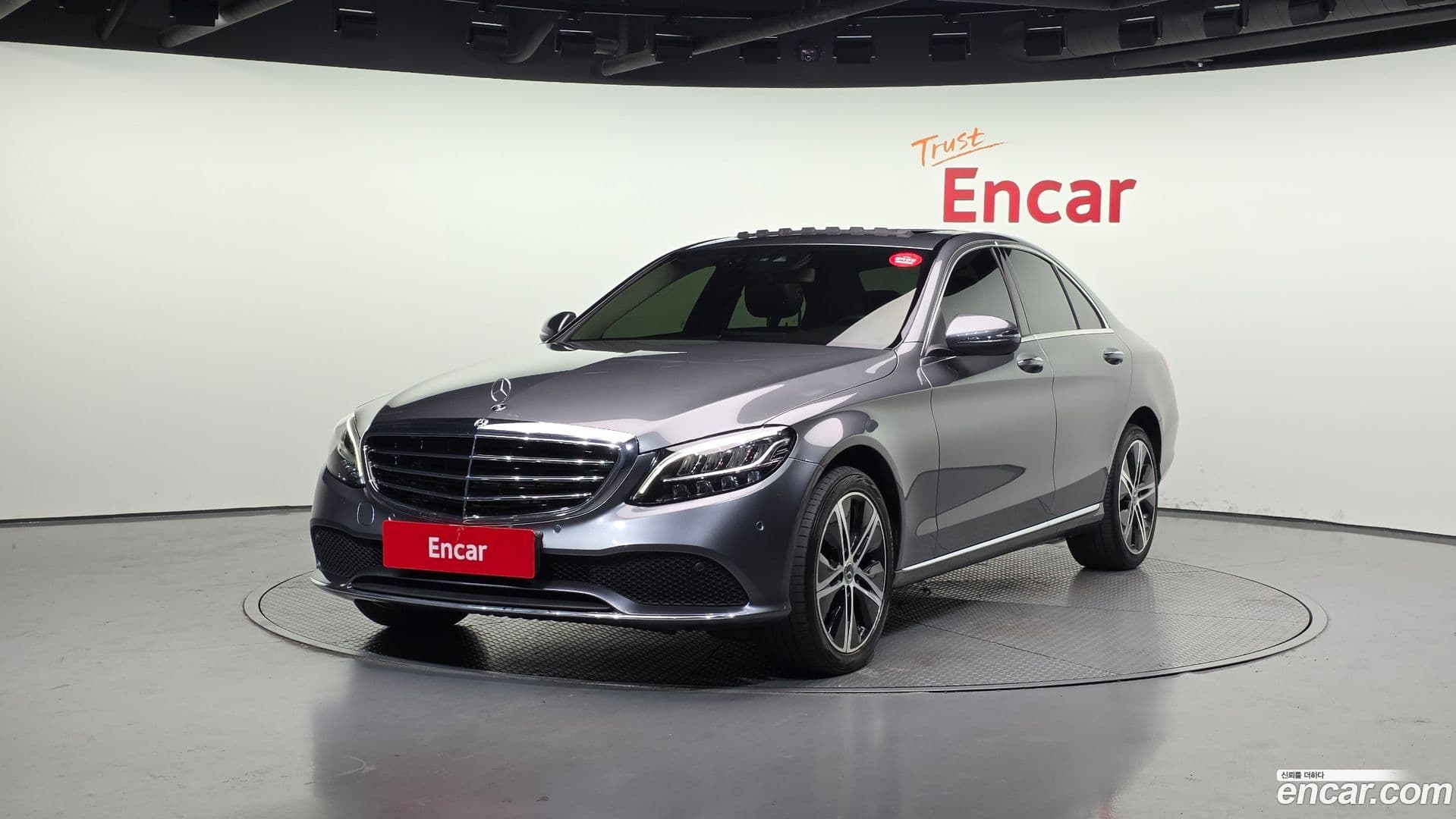 Main__Slider__Photo:C-Class Mercedes-Benz 2019.8-0