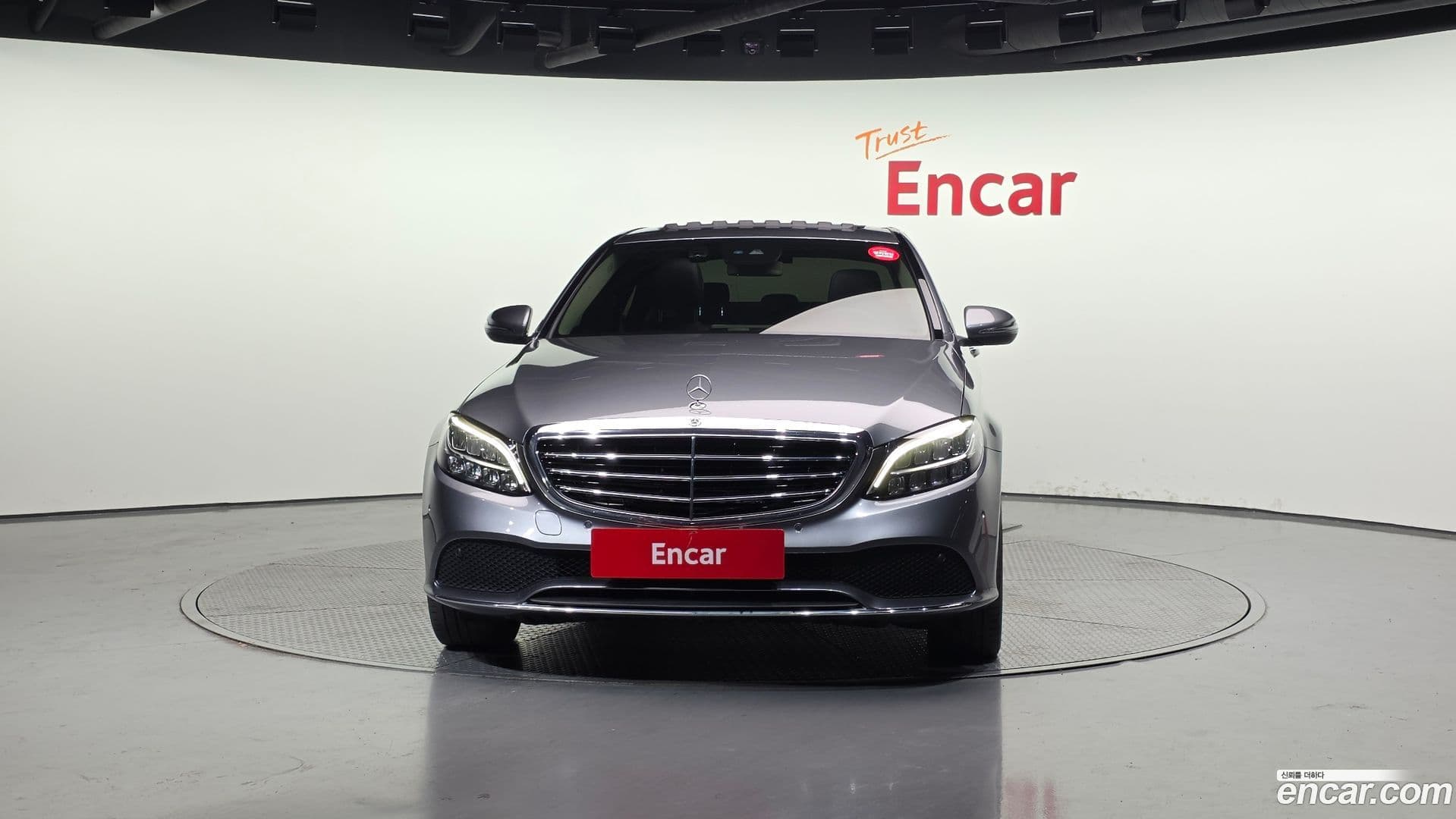 Main__Slider__Photo:C-Class Mercedes-Benz 2019.8-2