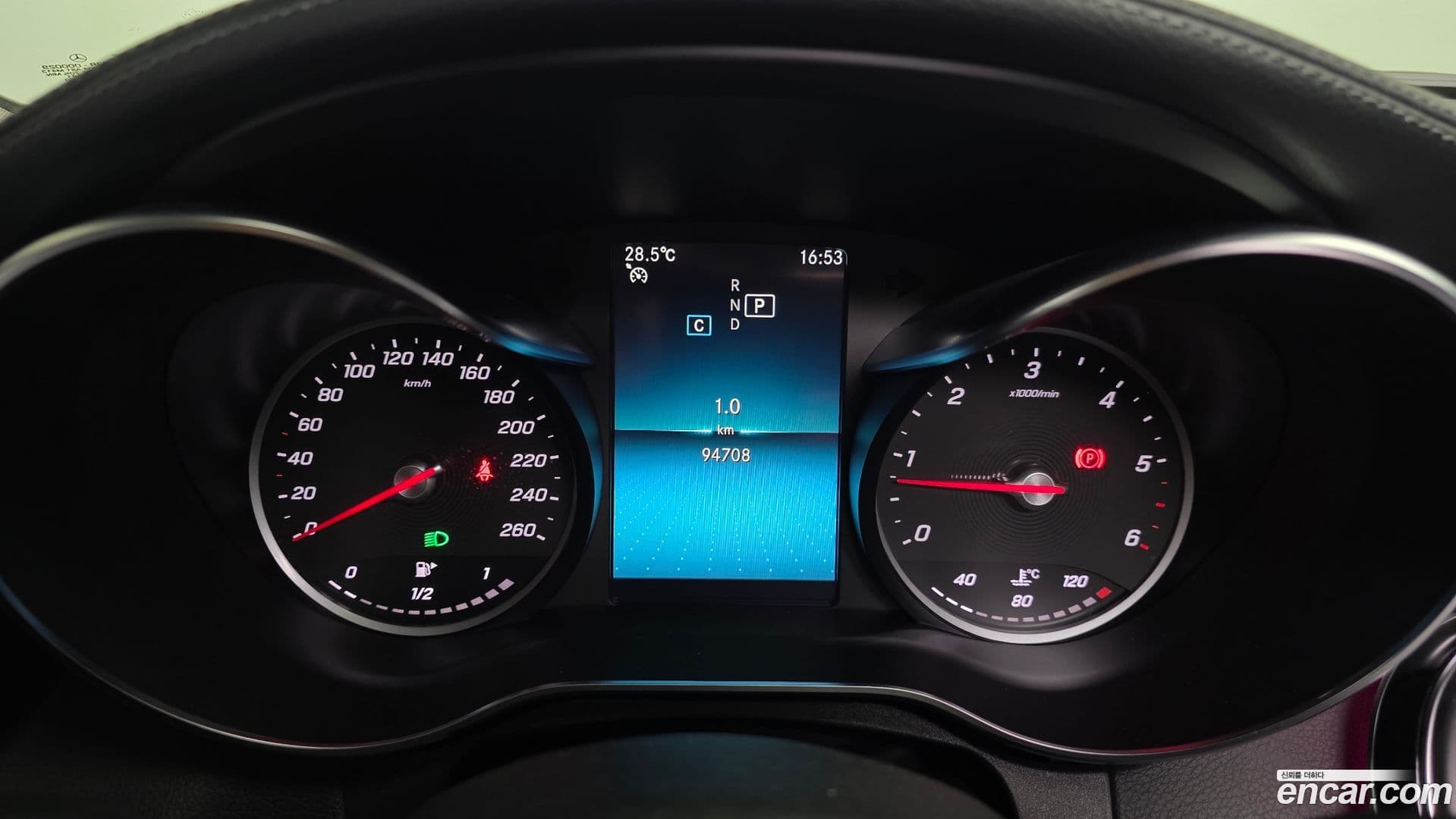 Main__Slider__Photo:C-Class Mercedes-Benz 2019.8-7